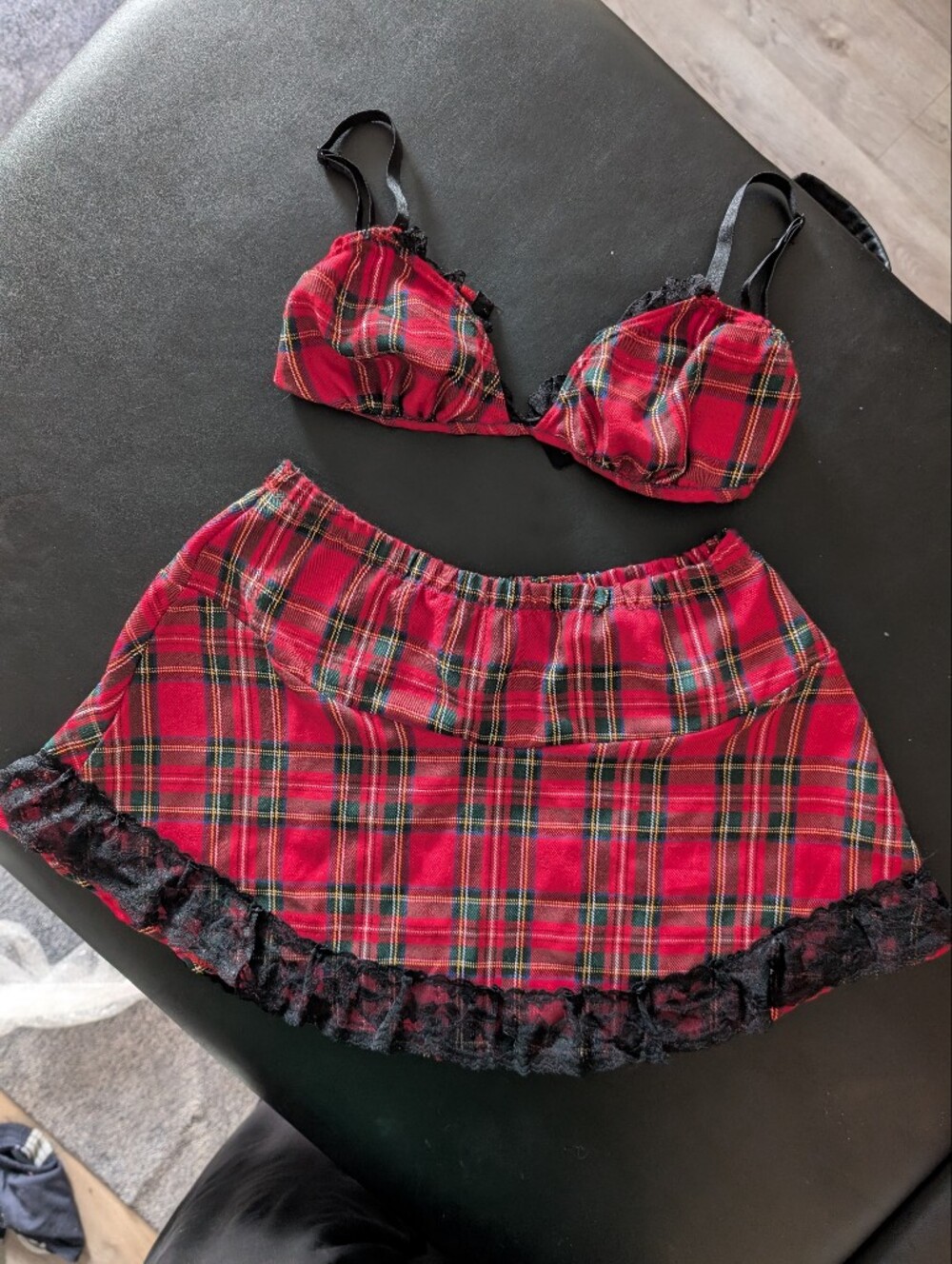 Women's Halloween 🎃 School Girl Costume SZ MEDIUM NWOT